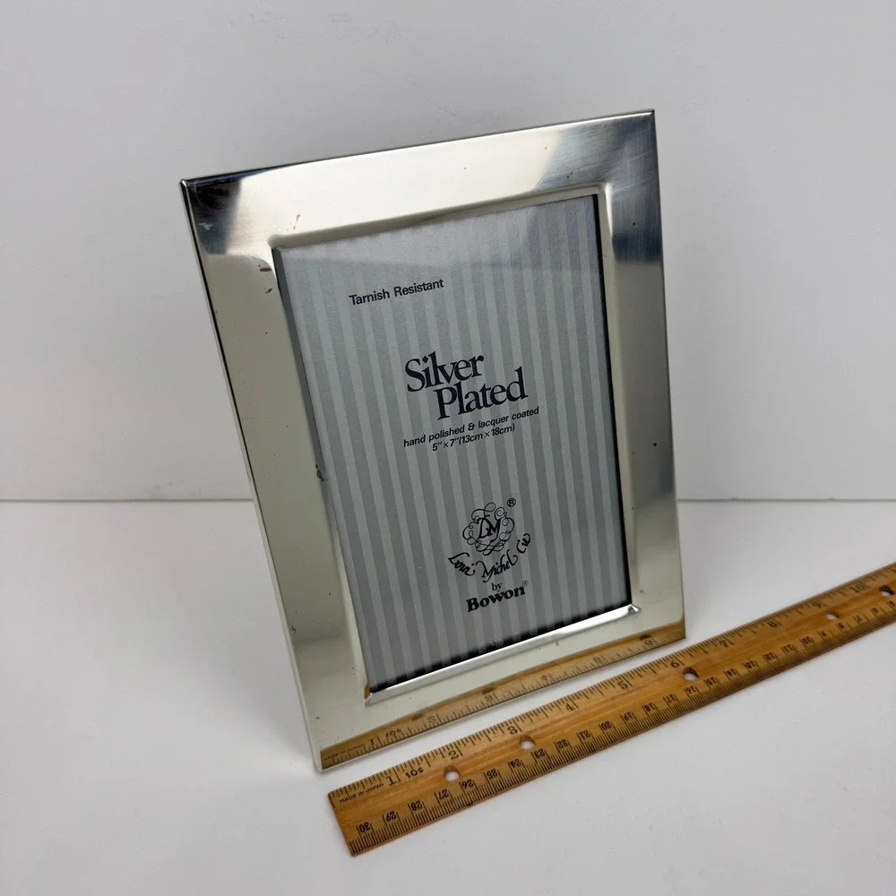 Vtg Loui Michel ep Silver Plated 5x7 inch Picture Frame Bowon Discolored READ